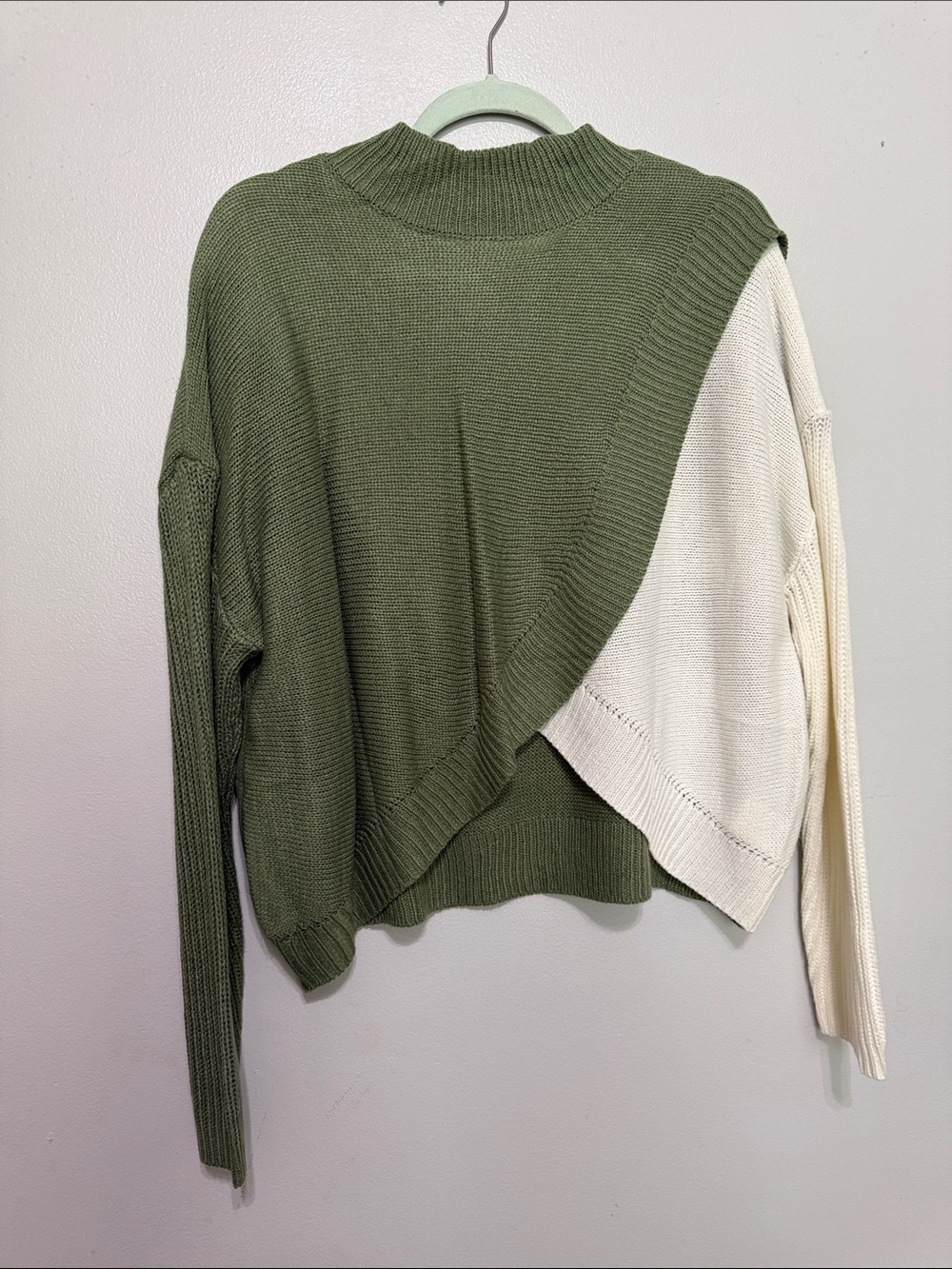 SHEIN Olive Green & Cream Asymmetrical Knit Pullover
